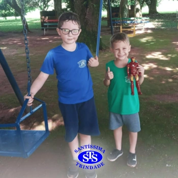 Alunos plantam árvore no Parque Franciscano para marcar os 110 anos do STS | Inf. 5
