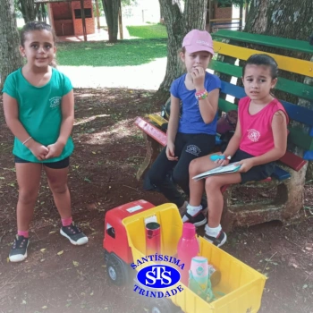 Alunos plantam árvore no Parque Franciscano para marcar os 110 anos do STS | Inf. 5