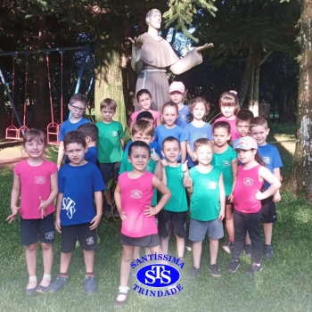 Alunos plantam árvore no Parque Franciscano para marcar os 110 anos do STS | Inf. 5