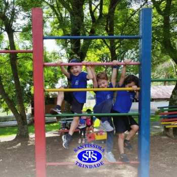 Alunos plantam árvore no Parque Franciscano para marcar os 110 anos do STS | Inf. 5