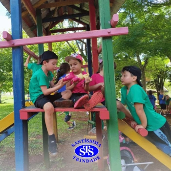 Alunos plantam árvore no Parque Franciscano para marcar os 110 anos do STS | Inf. 5