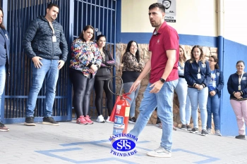 Profissionais participam de formação para a brigada de incêndio e sobre Lei Lucas