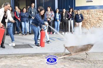 Profissionais participam de formação para a brigada de incêndio e sobre Lei Lucas