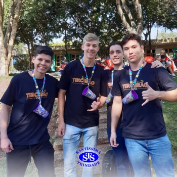 Alunos da 3ª série do Ensino Médio participam do Profissional do Futuro