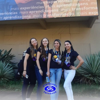 Alunos da 3ª série do Ensino Médio participam do Profissional do Futuro