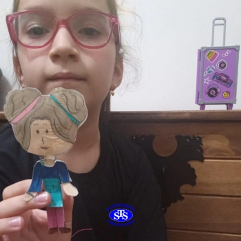 Brinquedos com materiais recicláveis