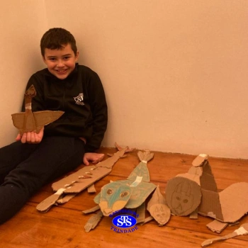 Brinquedos com materiais recicláveis