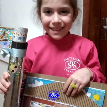 Brinquedos com materiais recicláveis