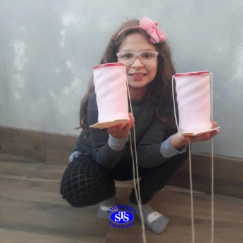 Brinquedos com materiais recicláveis