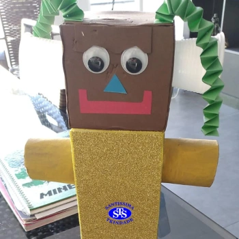 Brinquedos com materiais recicláveis