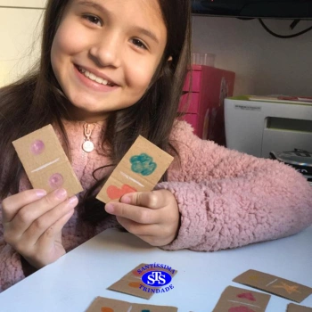 Brinquedos com materiais recicláveis