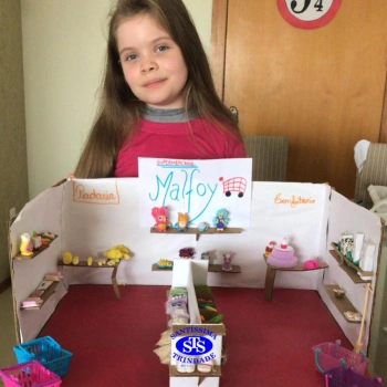 Brinquedos com materiais recicláveis