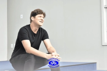 Ex-aluno compartilha vivências com os estudantes do Ensino Médio