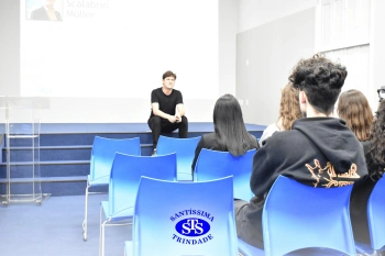 Ex-aluno compartilha vivências com os estudantes do Ensino Médio