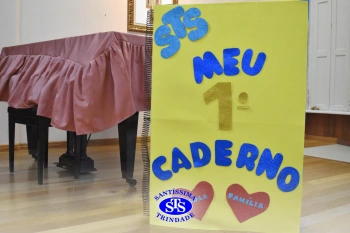 Festa do Caderno: alunos recebem seu primeiro caderno de deveres | Inf. 5