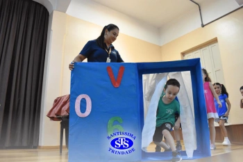Festa do Caderno: alunos recebem seu primeiro caderno de deveres | Inf. 5