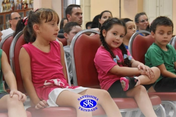 Festa do Caderno: alunos recebem seu primeiro caderno de deveres | Inf. 5