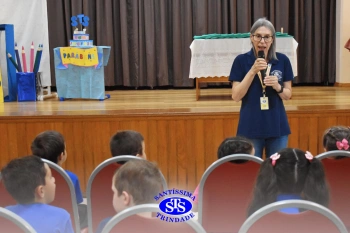 Festa do Caderno: alunos recebem seu primeiro caderno de deveres | Inf. 5