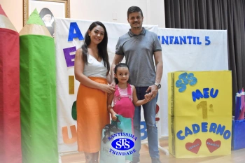 Festa do Caderno: alunos recebem seu primeiro caderno de deveres | Inf. 5