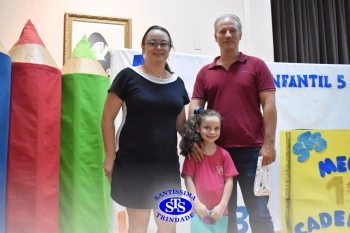 Festa do Caderno: alunos recebem seu primeiro caderno de deveres | Inf. 5