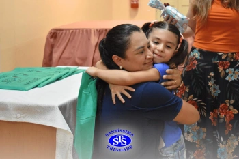 Festa do Caderno: alunos recebem seu primeiro caderno de deveres | Inf. 5