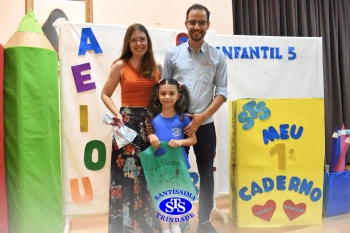 Festa do Caderno: alunos recebem seu primeiro caderno de deveres | Inf. 5