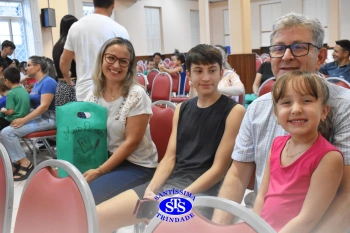 Festa do Caderno: alunos recebem seu primeiro caderno de deveres | Inf. 5