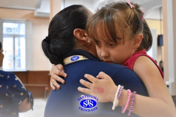 Festa do Caderno: alunos recebem seu primeiro caderno de deveres | Inf. 5