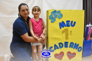 Festa do Caderno: alunos recebem seu primeiro caderno de deveres | Inf. 5