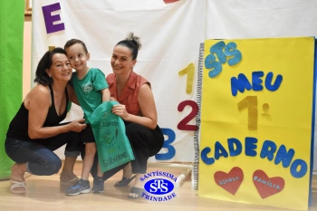 Festa do Caderno: alunos recebem seu primeiro caderno de deveres | Inf. 5