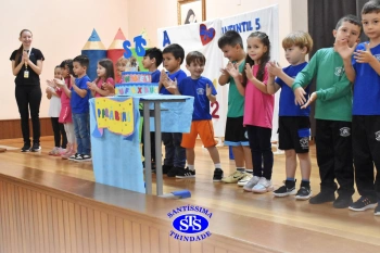 Festa do Caderno: Infantil 5B - Profª Tatiana
