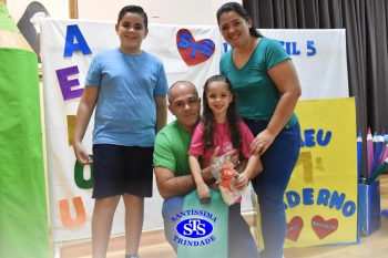 Festa do Caderno: Infantil 5B - Profª Tatiana