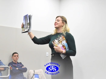 Turmas do 2º ano aprendem sobre as profissões