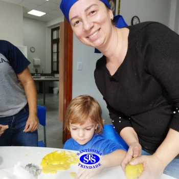 Trocas afetivas entre mães e filhos através da confecção de bolachas | Infantil 3