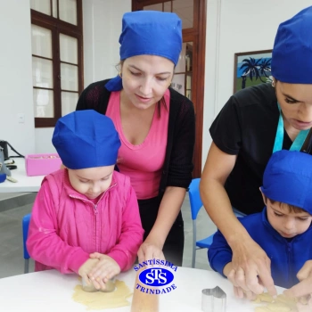 Trocas afetivas entre mães e filhos através da confecção de bolachas | Infantil 3