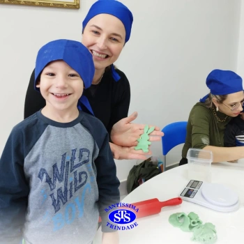 Trocas afetivas entre mães e filhos através da confecção de bolachas | Infantil 3