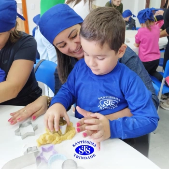Trocas afetivas entre mães e filhos através da confecção de bolachas | Infantil 3