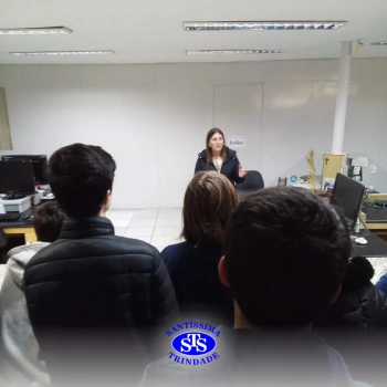 Alunos visitam Jornal Diário Serrano | 9º ano
