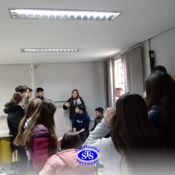Alunos visitam Jornal Diário Serrano | 9º ano