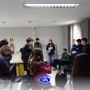 Alunos visitam Jornal Diário Serrano | 9º ano