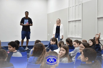 Espírito de equipe nos jogos é tema de bate-papo com os alunos do 6º e do 8º ano