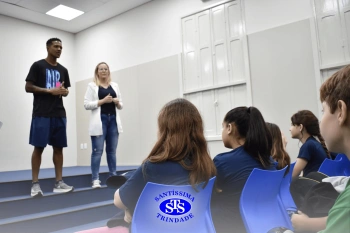 Espírito de equipe nos jogos é tema de bate-papo com os alunos do 6º e do 8º ano