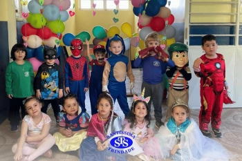 Alunos participam de atividades alusivas ao Dia da Criança