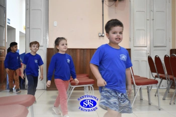 Festa do Caderno: Infantil 5C - Profª Adriana