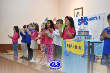 Festa do Caderno: Infantil 5C - Profª Adriana