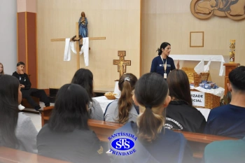 Alunos dos Anos Finais e do Ensino Médio celebram a Páscoa