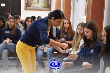 Alunos dos Anos Finais e do Ensino Médio celebram a Páscoa