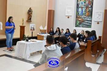 Alunos dos Anos Finais e do Ensino Médio celebram a Páscoa