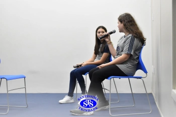 Alunos do 7º ano apresentam esquetes teatrais para combater o bullying