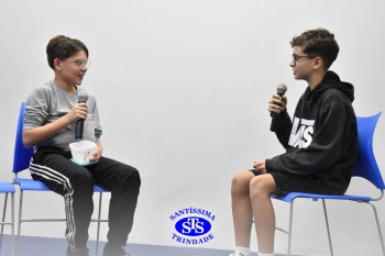 Alunos do 7º ano apresentam esquetes teatrais para combater o bullying